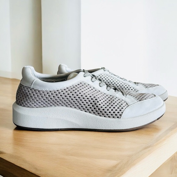 OTBT Perforated Leather Joyce‎ Sneaker | Silver • Light Gray | Size 8.5 - Picture 1 of 10